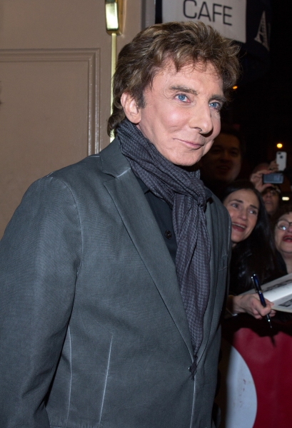 Photo Coverage: Barry Manilow Greets Fans at MANILOW ON BROADWAY Opening Night Image