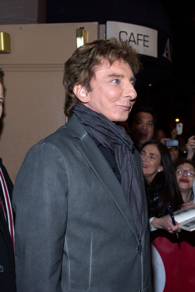 Photo Coverage: Barry Manilow Greets Fans at MANILOW ON BROADWAY Opening Night Image
