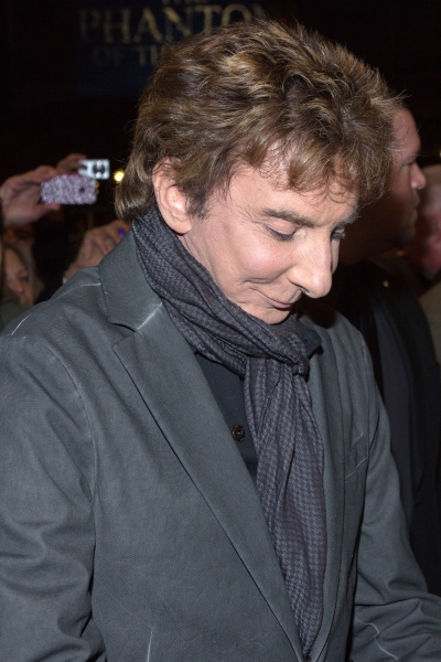 Photo Coverage: Barry Manilow Greets Fans at MANILOW ON BROADWAY Opening Night Image