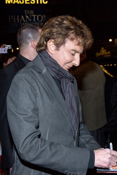 Photo Coverage: Barry Manilow Greets Fans at MANILOW ON BROADWAY Opening Night Image