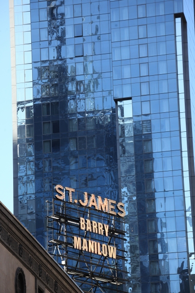 Photo Coverage: Barry Manilow Meets the Press! Image