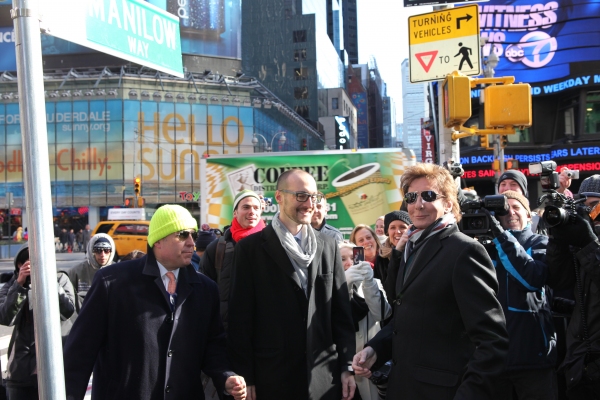 Photo Coverage: Barry Manilow Unveils 'Manilow Way' on 44th Street! Image