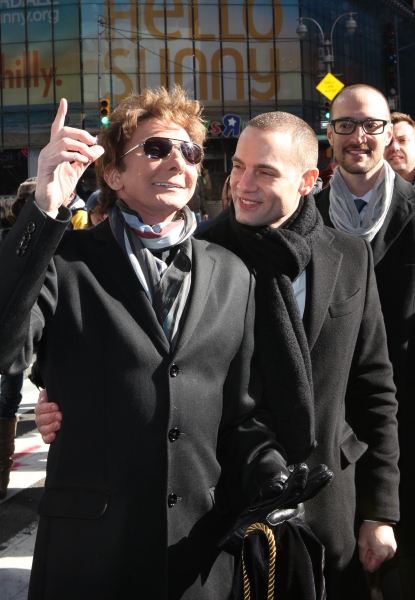 Photo Coverage: Barry Manilow Unveils 'Manilow Way' on 44th Street! Image