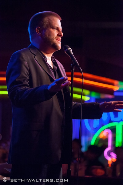 Photo Flash: Stephen Wallem Plays Broadway at Birdland! Image