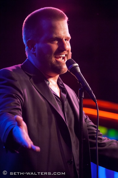 Photo Flash: Stephen Wallem Plays Broadway at Birdland! Image