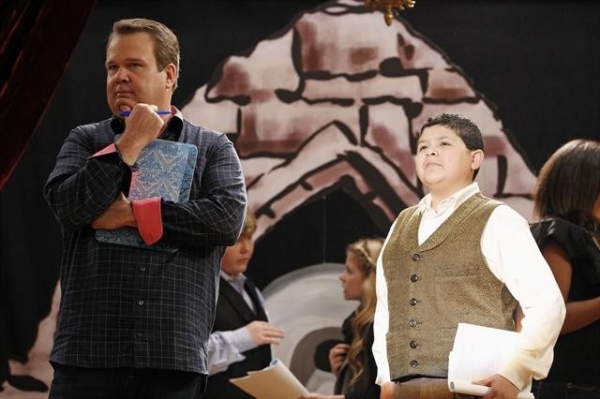 Photo Flash: MODERN FAMILY Does PHANTOM! Image