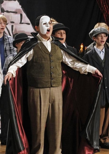 Photo Flash: MODERN FAMILY Does PHANTOM! Image