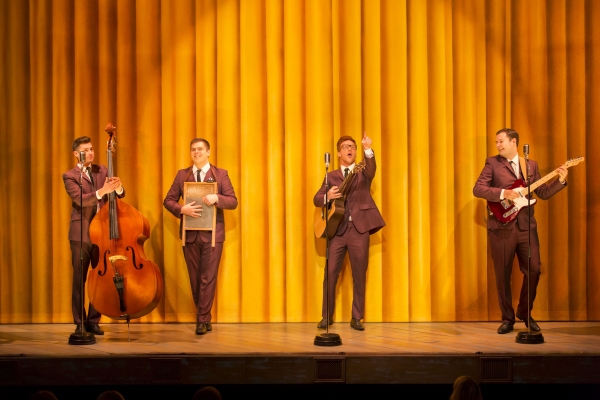 Photo Flash: First Look at Rufus Hound and More in West End's ONE MAN, TWO GUVNORS Image