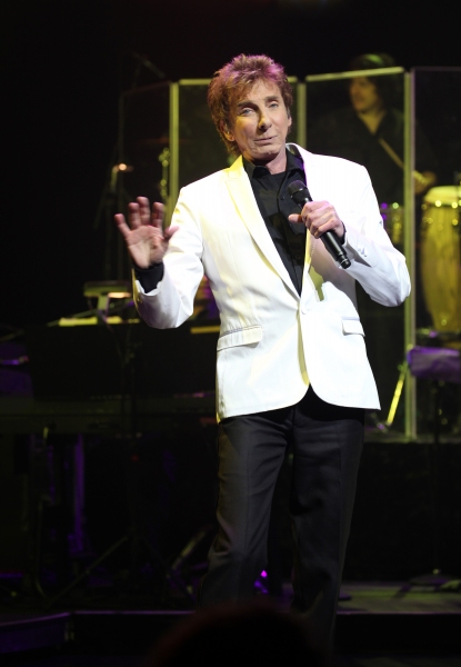 Photo Coverage: MANILOW ON BROADWAY's Opening Night Curtain Call and Encore! Image