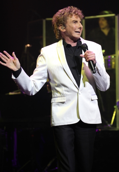 Photo Coverage: MANILOW ON BROADWAY's Opening Night Curtain Call and Encore! Image