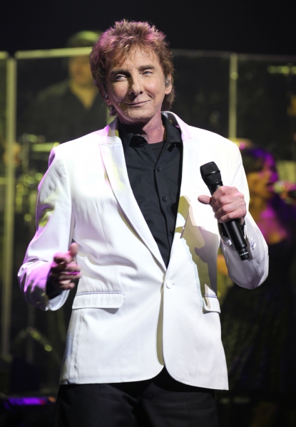 Photo Coverage: MANILOW ON BROADWAY's Opening Night Curtain Call and Encore! Image