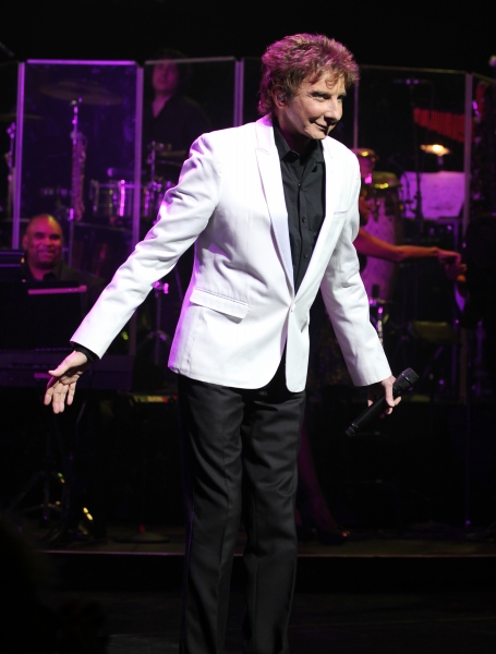 Photo Coverage: MANILOW ON BROADWAY's Opening Night Curtain Call and Encore! Image