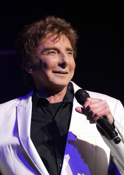 Photo Coverage: MANILOW ON BROADWAY's Opening Night Curtain Call and Encore! Image
