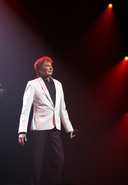 Photo Coverage: MANILOW ON BROADWAY's Opening Night Curtain Call and Encore! Image