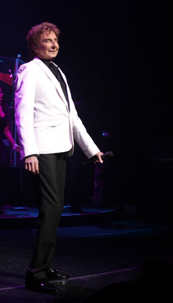 Photo Coverage: MANILOW ON BROADWAY's Opening Night Curtain Call and Encore! Image