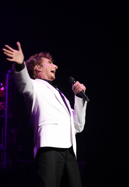 Photo Coverage: MANILOW ON BROADWAY's Opening Night Curtain Call and Encore! Image