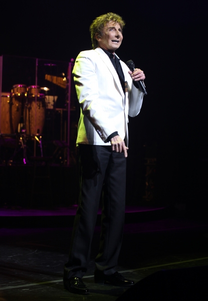 Photo Coverage: MANILOW ON BROADWAY's Opening Night Curtain Call and Encore! Image