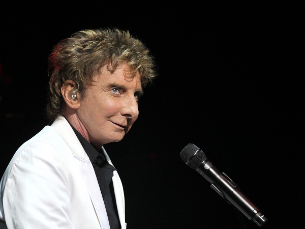 Photo Coverage: MANILOW ON BROADWAY's Opening Night Curtain Call and Encore! Image