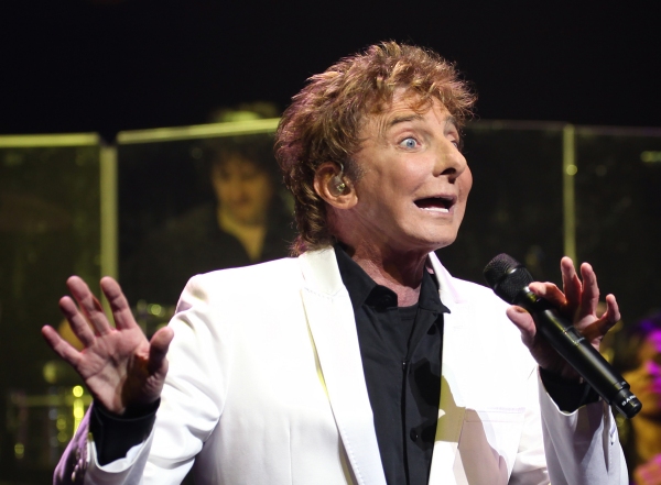 Photo Coverage: MANILOW ON BROADWAY's Opening Night Curtain Call and Encore! Image