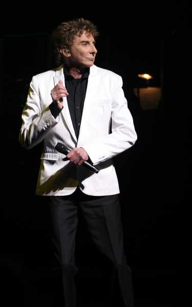 Photo Coverage: MANILOW ON BROADWAY's Opening Night Curtain Call and Encore! Image