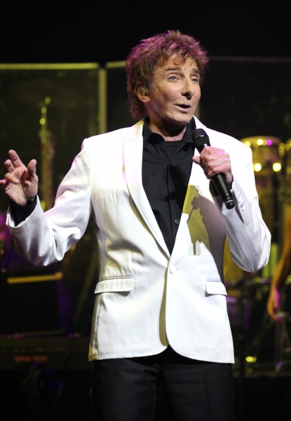 Photo Coverage: MANILOW ON BROADWAY's Opening Night Curtain Call and Encore! Image