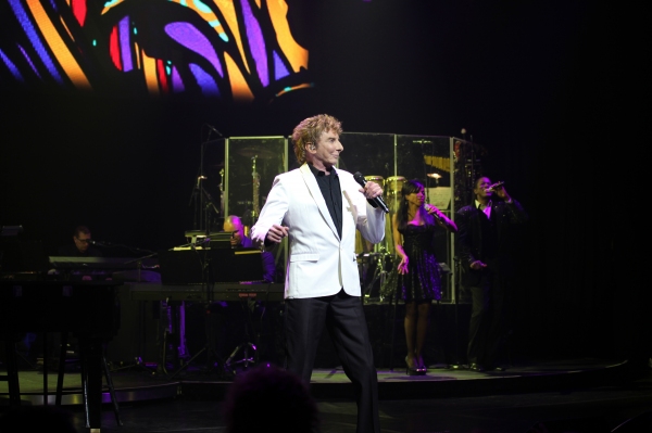 Photo Coverage: MANILOW ON BROADWAY's Opening Night Curtain Call and Encore! Image