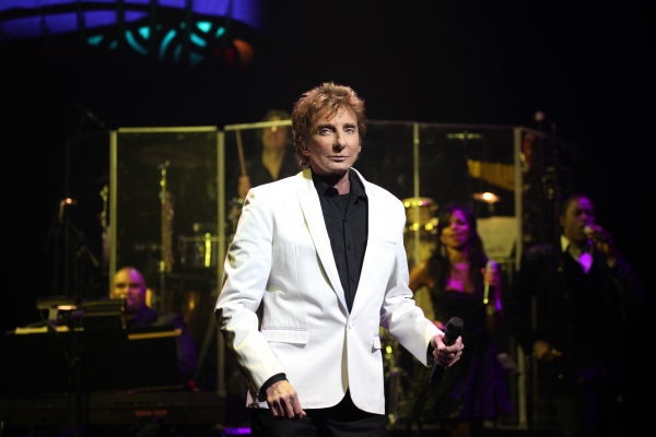 Photo Coverage: MANILOW ON BROADWAY's Opening Night Curtain Call and Encore! Image