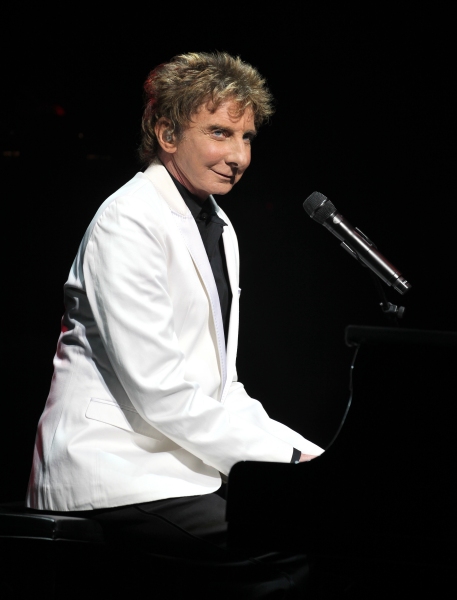 Photo Coverage: MANILOW ON BROADWAY's Opening Night Curtain Call and Encore! Image