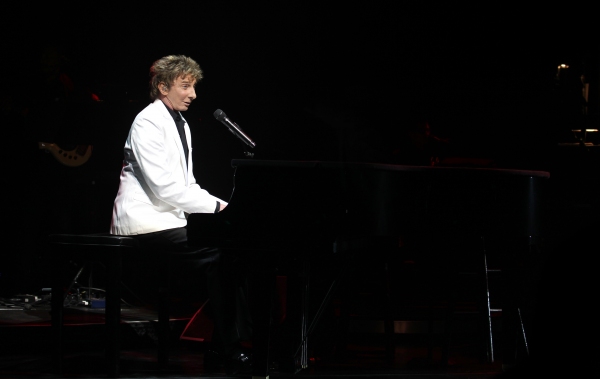 Photo Coverage: MANILOW ON BROADWAY's Opening Night Curtain Call and Encore! Image