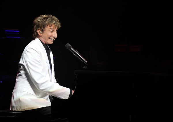 Photo Coverage: MANILOW ON BROADWAY's Opening Night Curtain Call and Encore! Image