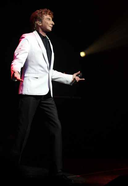 Photo Coverage: MANILOW ON BROADWAY's Opening Night Curtain Call and Encore! Image