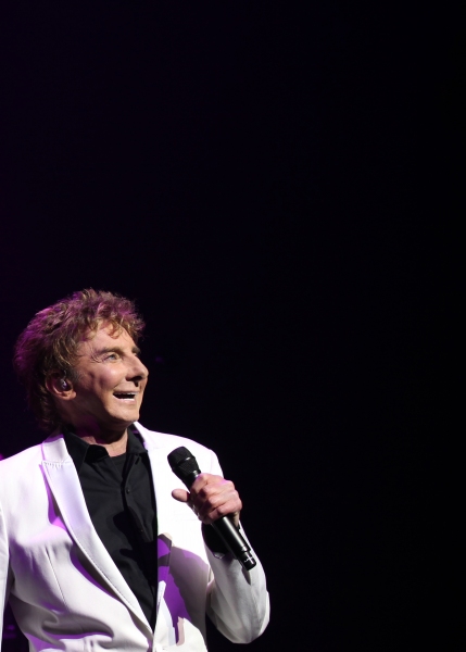 Photo Coverage: MANILOW ON BROADWAY's Opening Night Curtain Call and Encore! Image