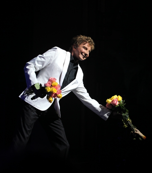 Photo Coverage: MANILOW ON BROADWAY's Opening Night Curtain Call and Encore! Image
