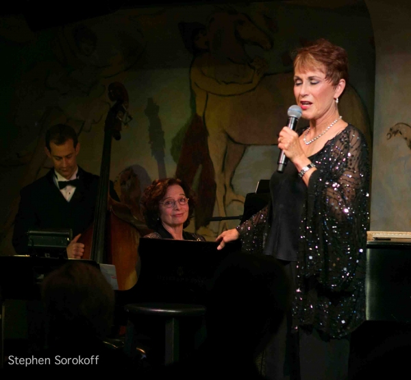 Photo Coverage: Amanda McBroom Brings A VALENTINE ROSE to Cafe Carlyle Photo Coverage: Amanda McBroom Brings A VALENTINE ROSE to Cafe Carlyle Image