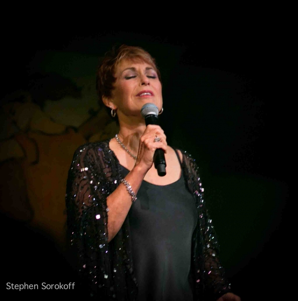 Photo Coverage: Amanda McBroom Brings A VALENTINE ROSE to Cafe Carlyle  Image