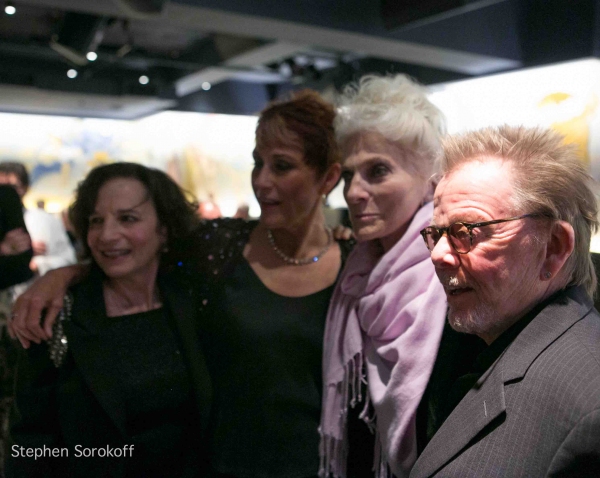 Photo Coverage: Amanda McBroom Brings A VALENTINE ROSE to Cafe Carlyle Photo Coverage: Amanda McBroom Brings A VALENTINE ROSE to Cafe Carlyle Image