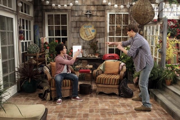 Photo Flash: MALIBU COUNTRY's 'Babies Having Babies' Image