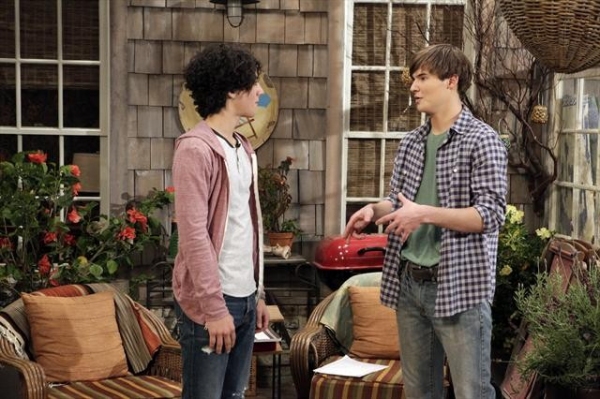 Photo Flash: MALIBU COUNTRY's 'Babies Having Babies' Image