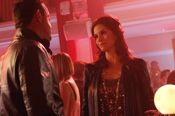 Photo Flash: THE NEIGHBORS' 'Mother Clubbers' Image
