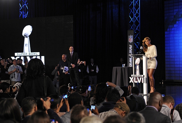 Photo Flash: 'Any Questions?'; Beyonce Addresses Lip-Gate at SUPER BOWL Press Conference 