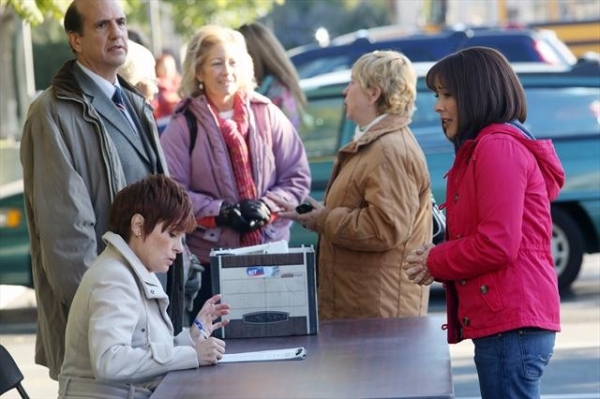 Photo Flash: THE MIDDLE's 'Winners and Losers' Image