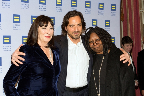 Anjelica Huston, Thorsten Kaye, Whoopi Goldberg
 Photo