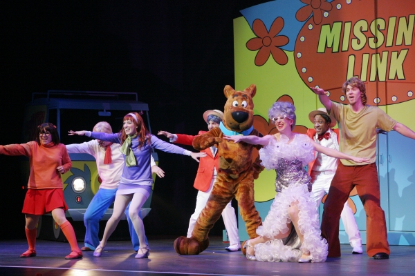Photo Flash: SCOOBY-DOO LIVE! MUSICAL MYSTERIES Comes to Warner Theatre Today Image