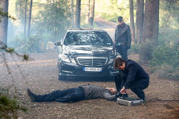 Photo Flash: CASTLE's 'Hunt,' Feat. James Brolin Image