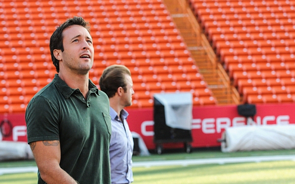 Photo Flash: HAWAII FIVE-0's 'Pa'ani (The Game)' Image
