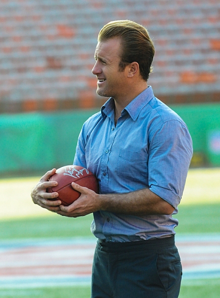 Photo Flash: HAWAII FIVE-0's 'Pa'ani (The Game)' Image