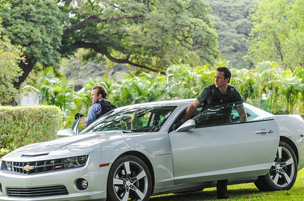 Photo Flash: HAWAII FIVE-0's 'Pa'ani (The Game)' Image