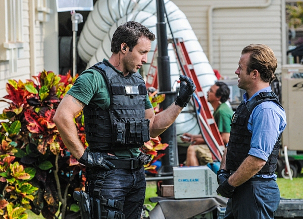 Photo Flash: HAWAII FIVE-0's 'Pa'ani (The Game)' Image