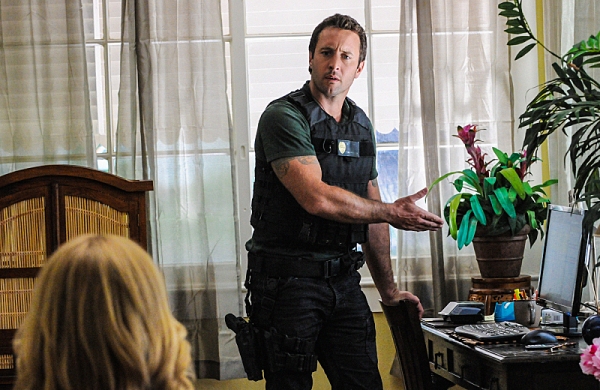 Photo Flash: HAWAII FIVE-0's 'Pa'ani (The Game)' Image