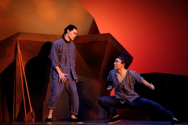 Photo Flash: First Look at Signature Theatre's THE DANCE AND THE RAILROAD Image